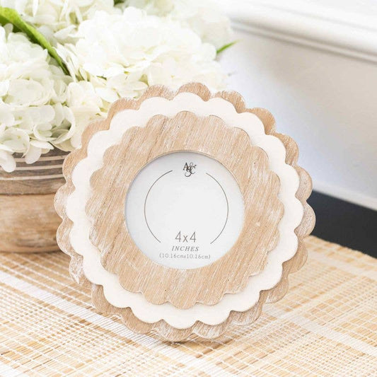 Round Scalloped Photo Frame